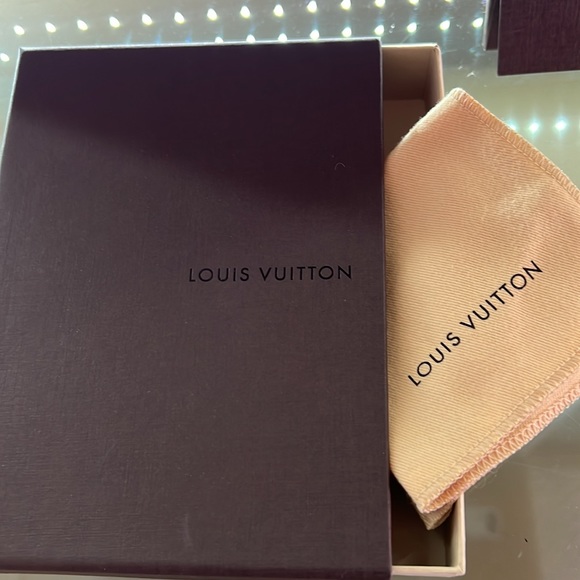 Louis Vuitton phone & wallet  dust protector & wallet size box - Picture 4 of 6